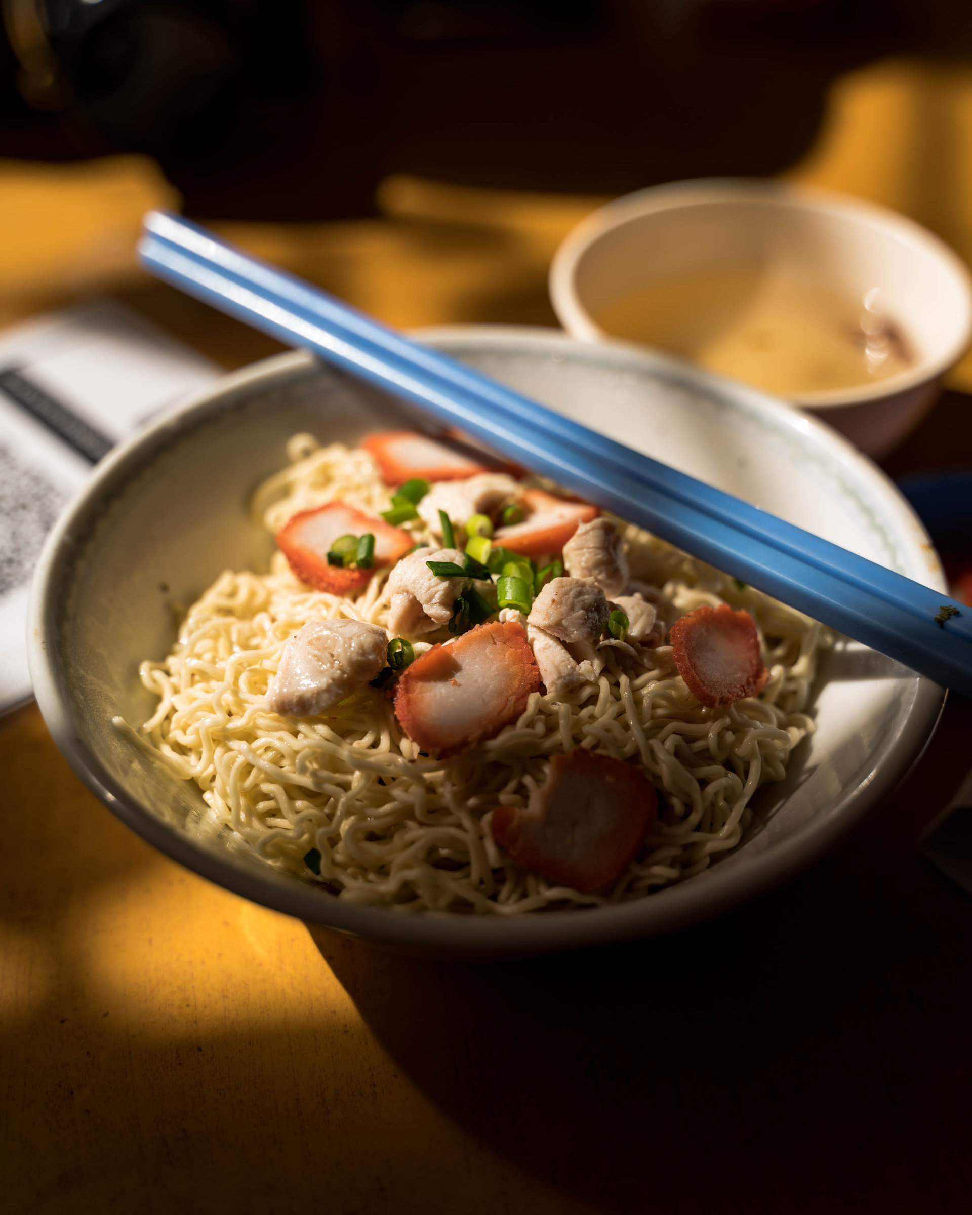 Bowl of kampua mee