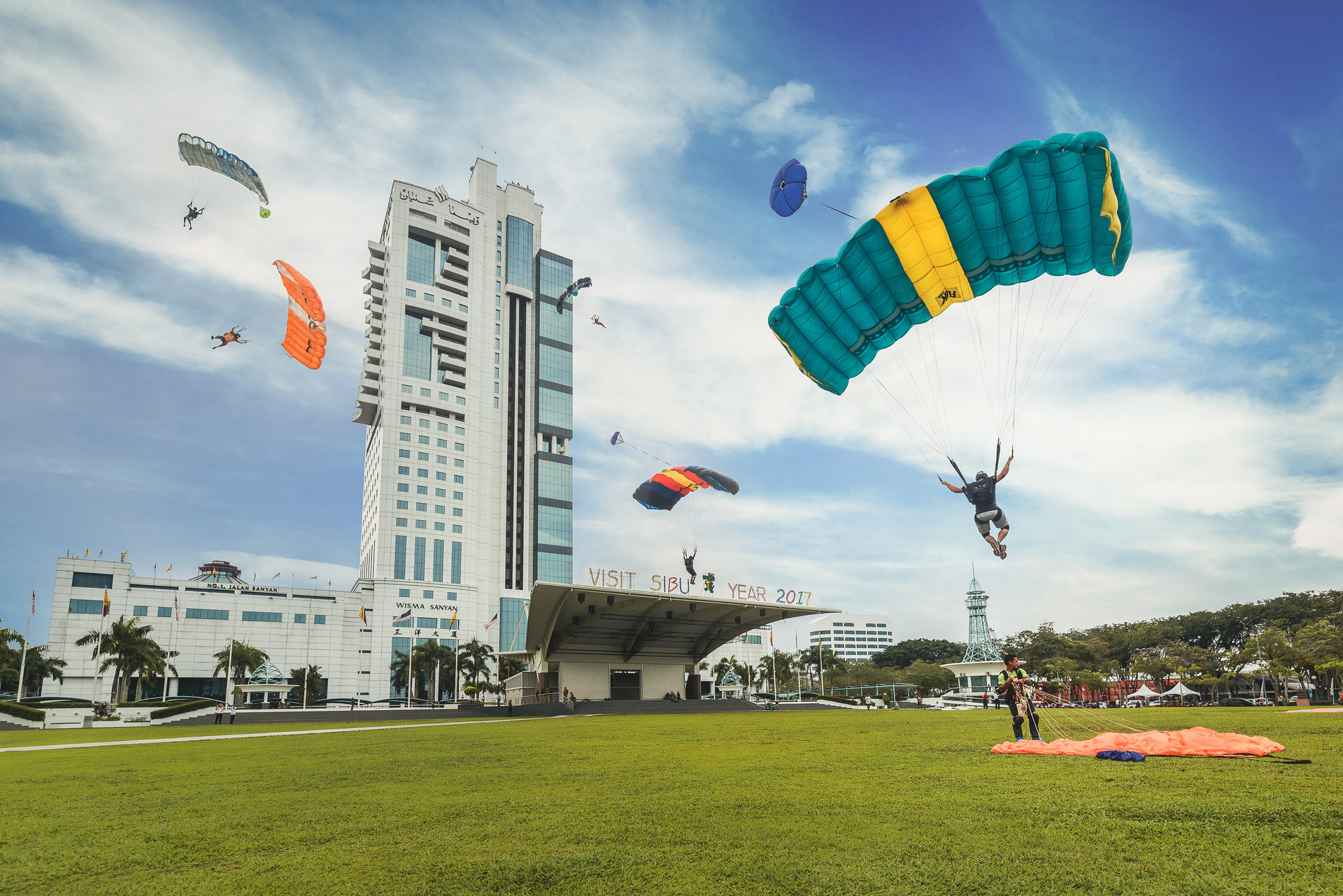 Paragliding over Sibu